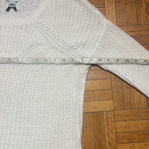 Dynamite woman beige sweatshirt. - Picture 4 of 6